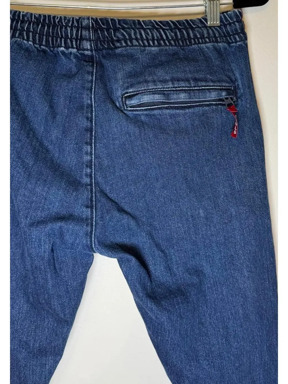 LEVI'S - Bench Point Dark Wash Jogger Jeans Side Tape Logo - Size 32x30